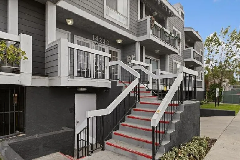 Victory Apartments — Photo 1