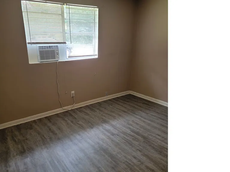 671 E Olive Rd #5 — Photo 3