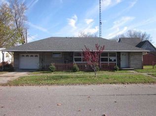 412 S 6th St, Mitchell, IN 47446