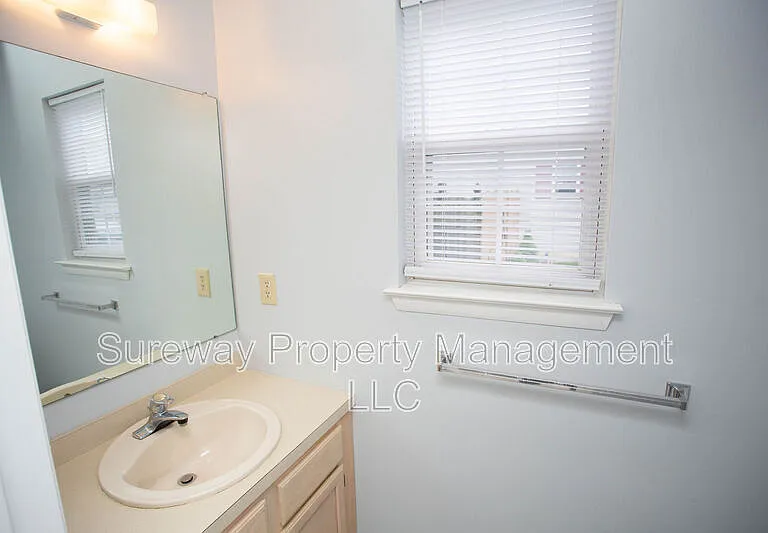 12 Grant Ln — Photo 20