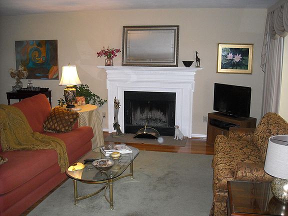 5th image of 3549 Londonderry Ln SW