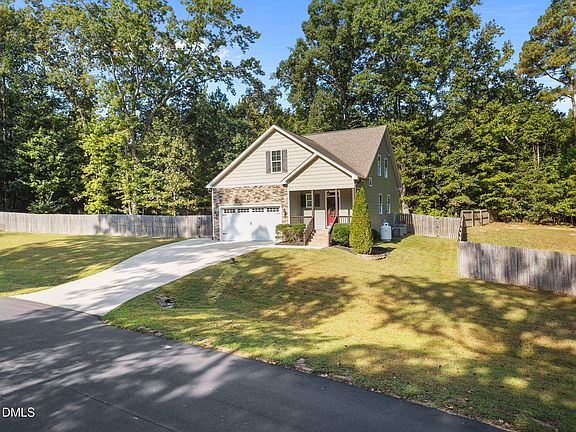 3rd image of 120 Glen Oaks Dr