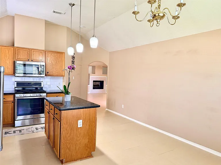 23023 Canal Rd — Photo 18