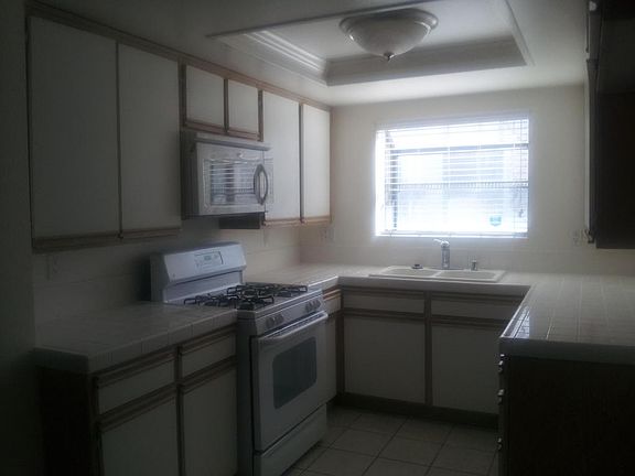 3rd image of 44556 15th St E Unit 2