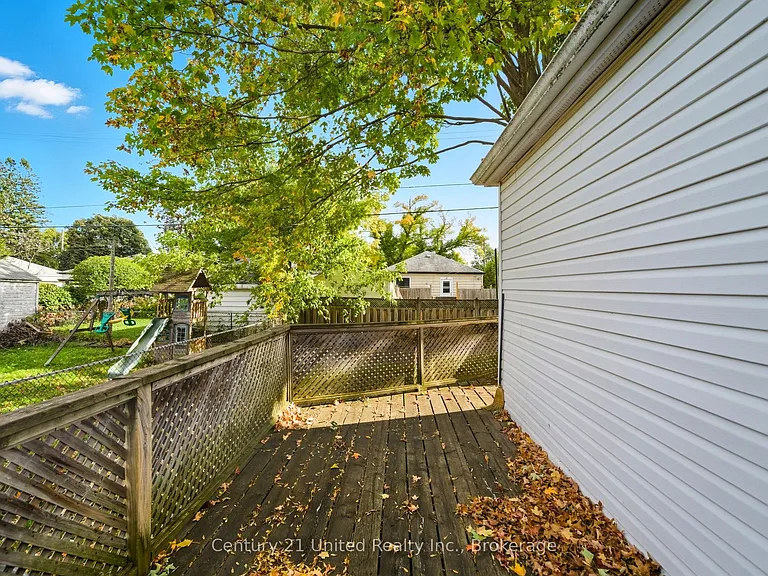 559 Hamilton St — Photo 43
