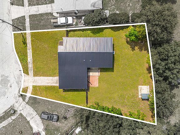 2nd image of 465 SIGSBEE Court