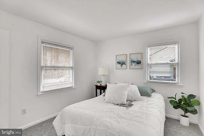 Edwards Dr — Photo 1