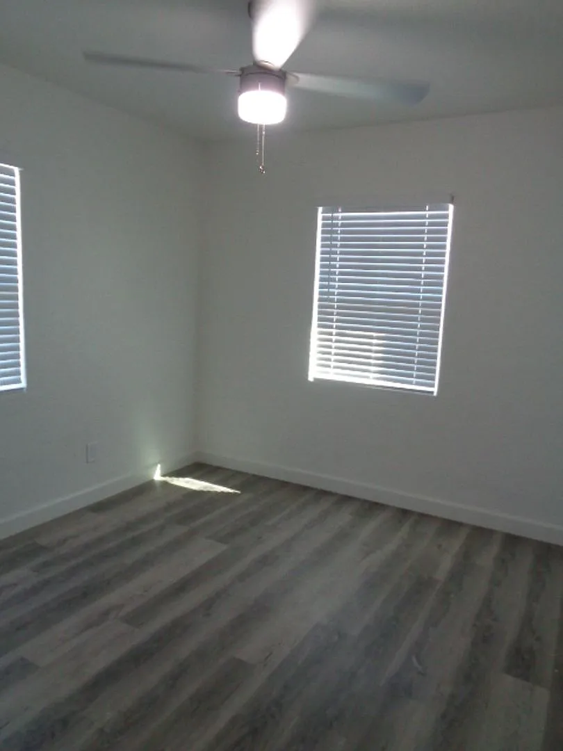 #1037-Osborn LLC — Photo 4