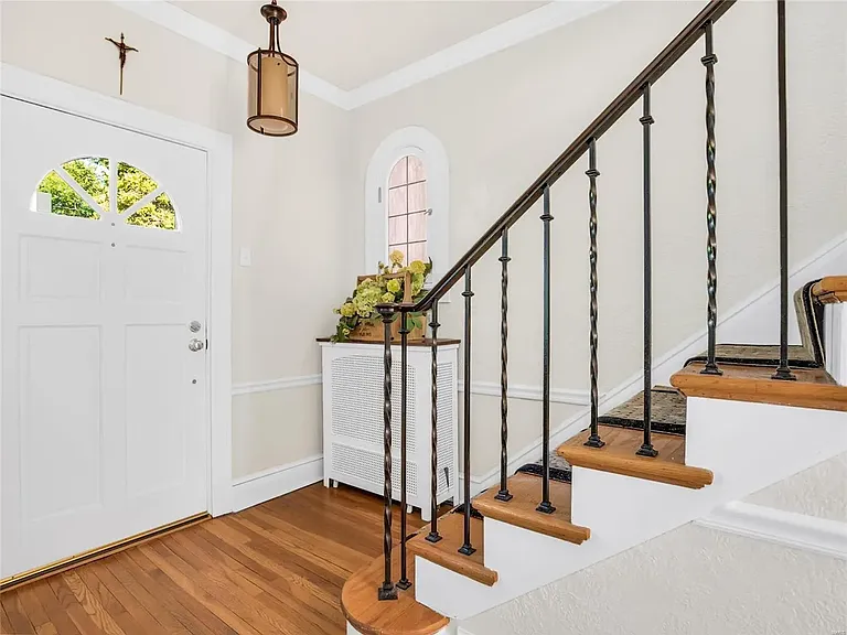 428 Edgewood Dr — Photo 4