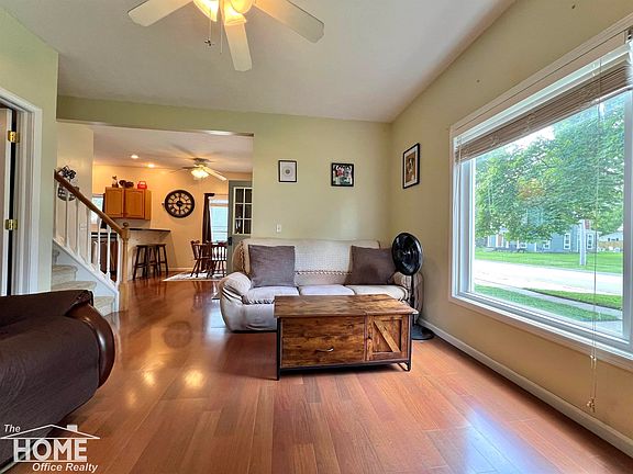 5th image of 110 W Perry St