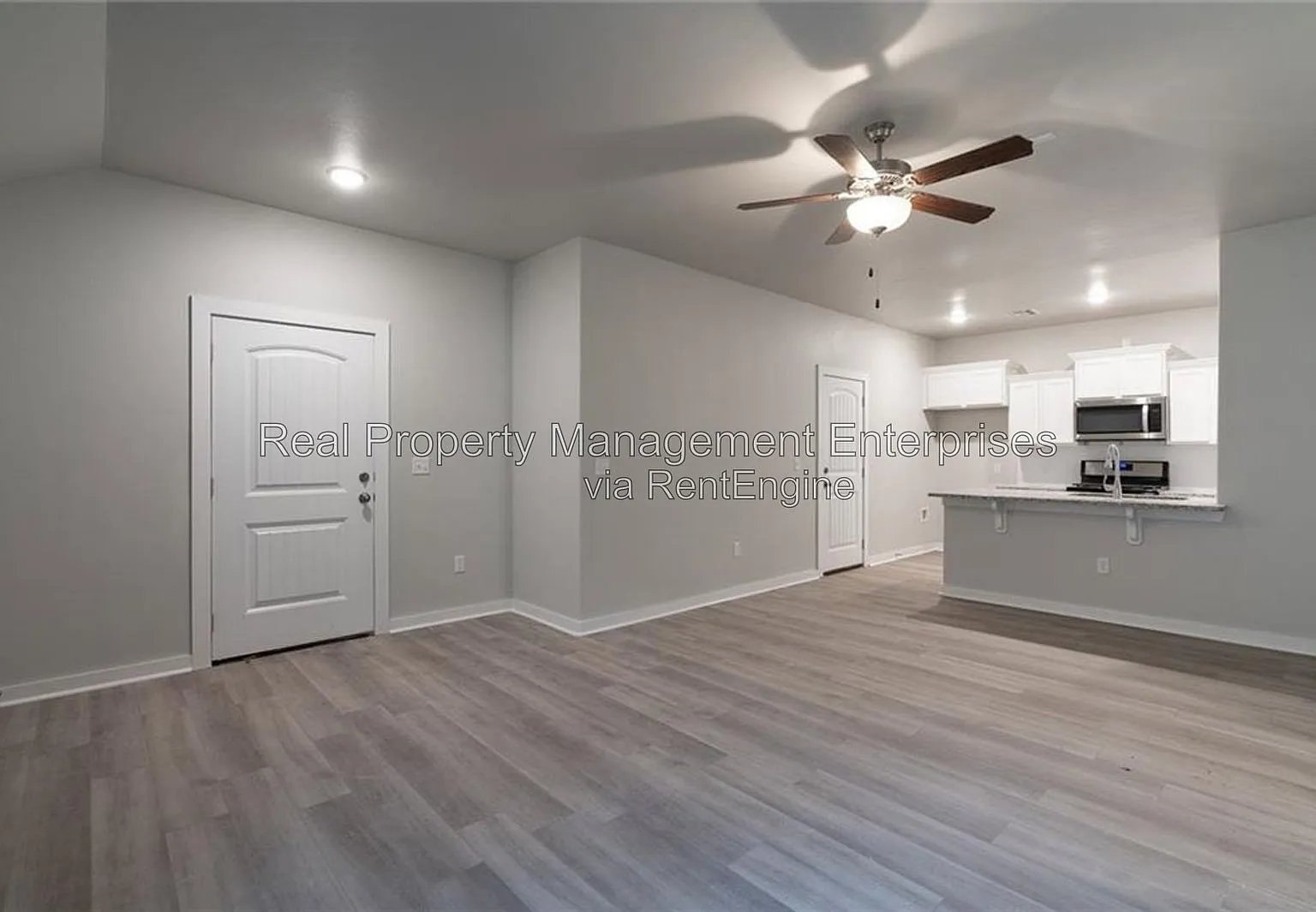 3 bed, 2.0 bath, 1222 sqft, $1,325 — Photo 3