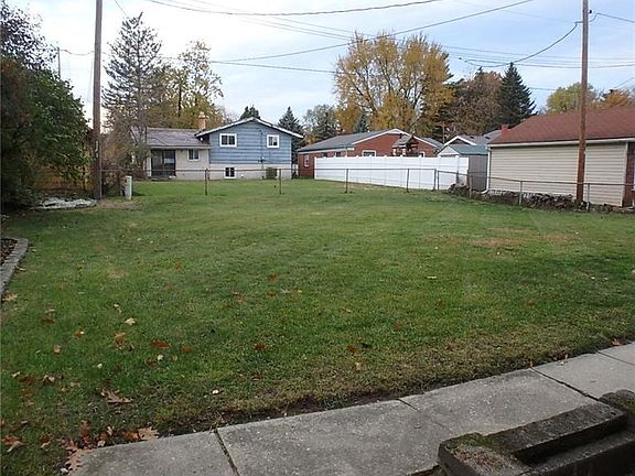 3rd image of 6111 Foth Dr