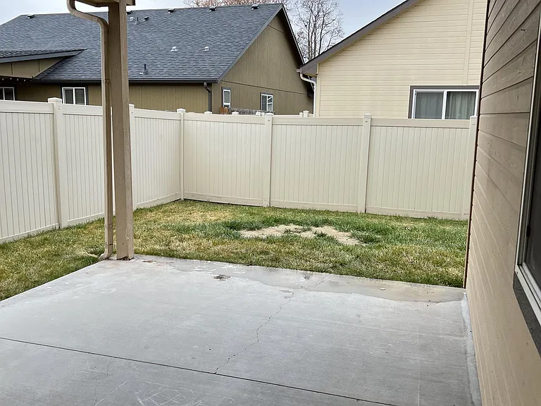 1307 W Sanetta St — Photo 12