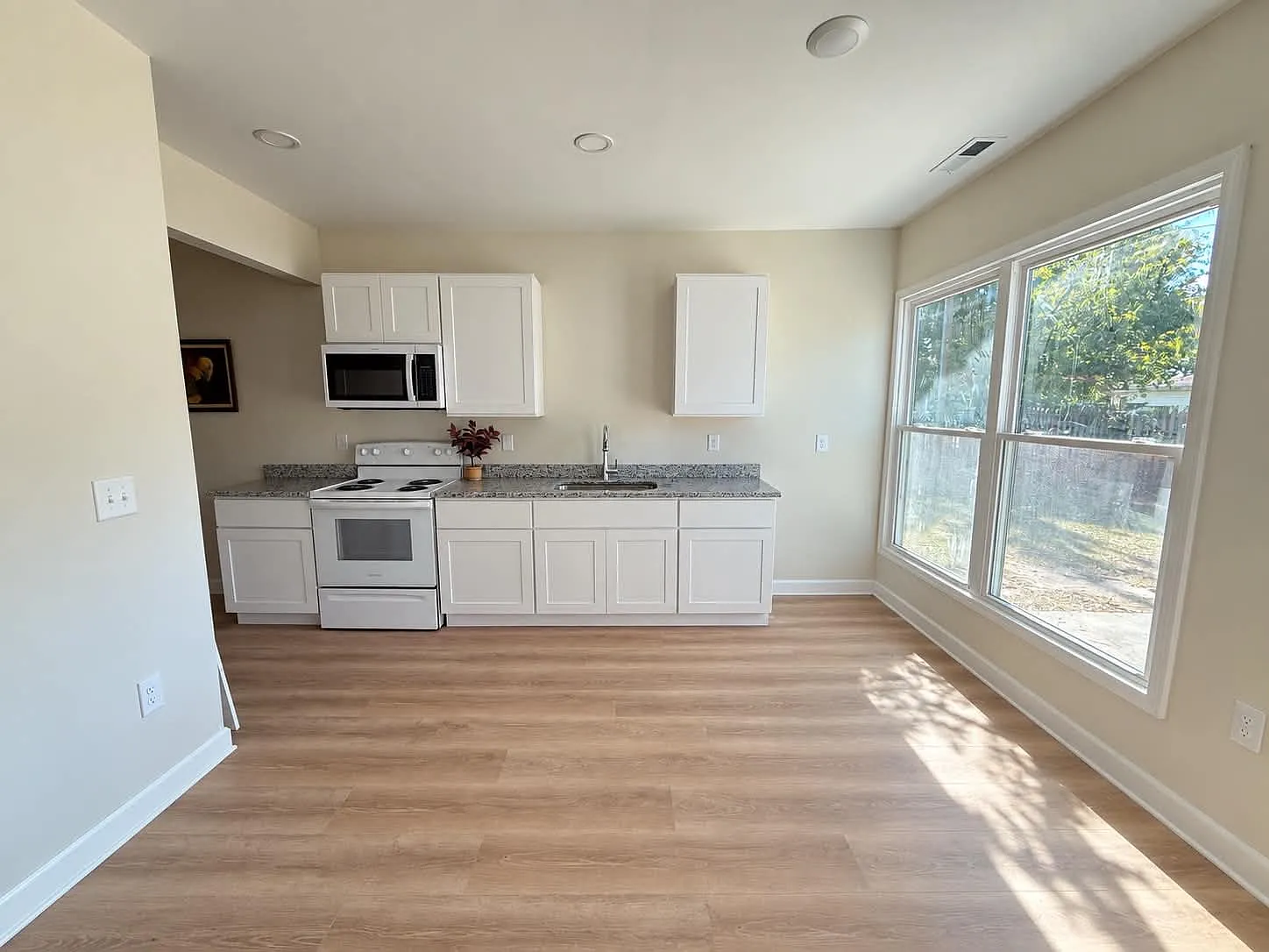 2 bed, 600 sqft, $1,300 — Photo 4