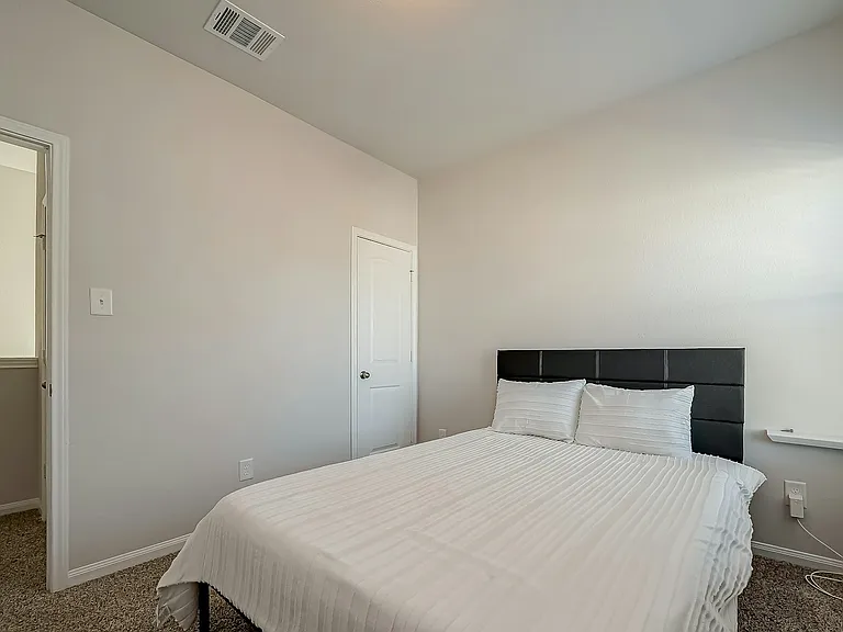 22015 Imperious Park Way — Photo 16