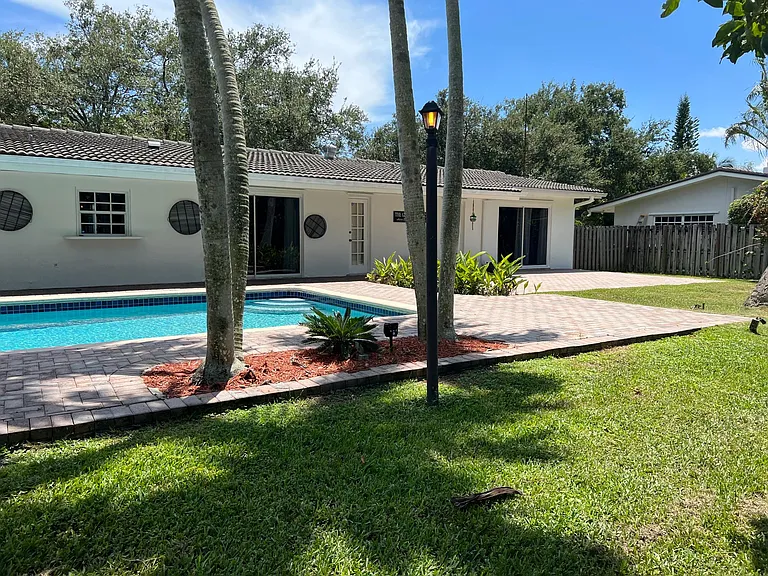 8105 SW 138th St — Photo 14