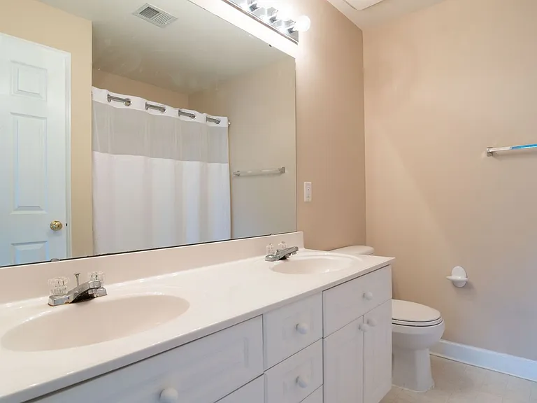 929 Morreene Rd #B31 — Photo 8
