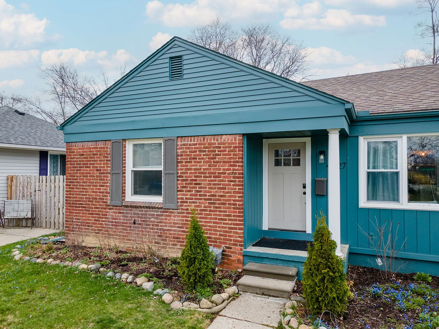 4727 Olivia Ave — Photo 3