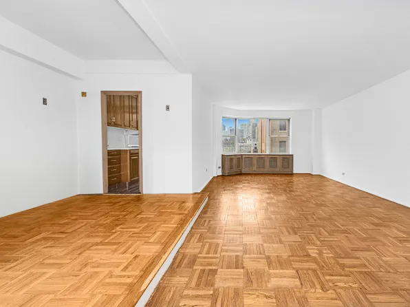 215 East 79th Street image 3 of 11