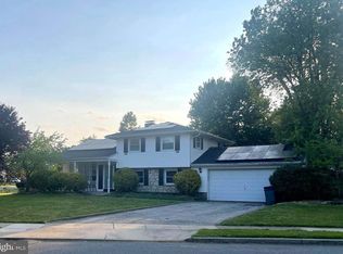 301 Hendrickson Ave, Edgewater Park, NJ 08010