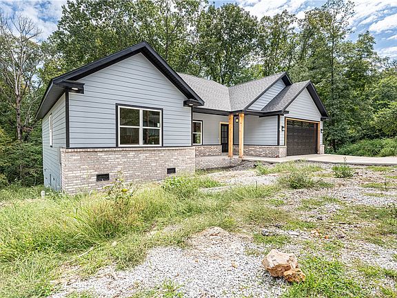 3rd image of 7 Wentworth Dr