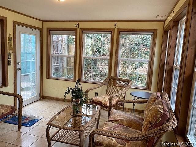 1st image of 168 Woodbrook Ln