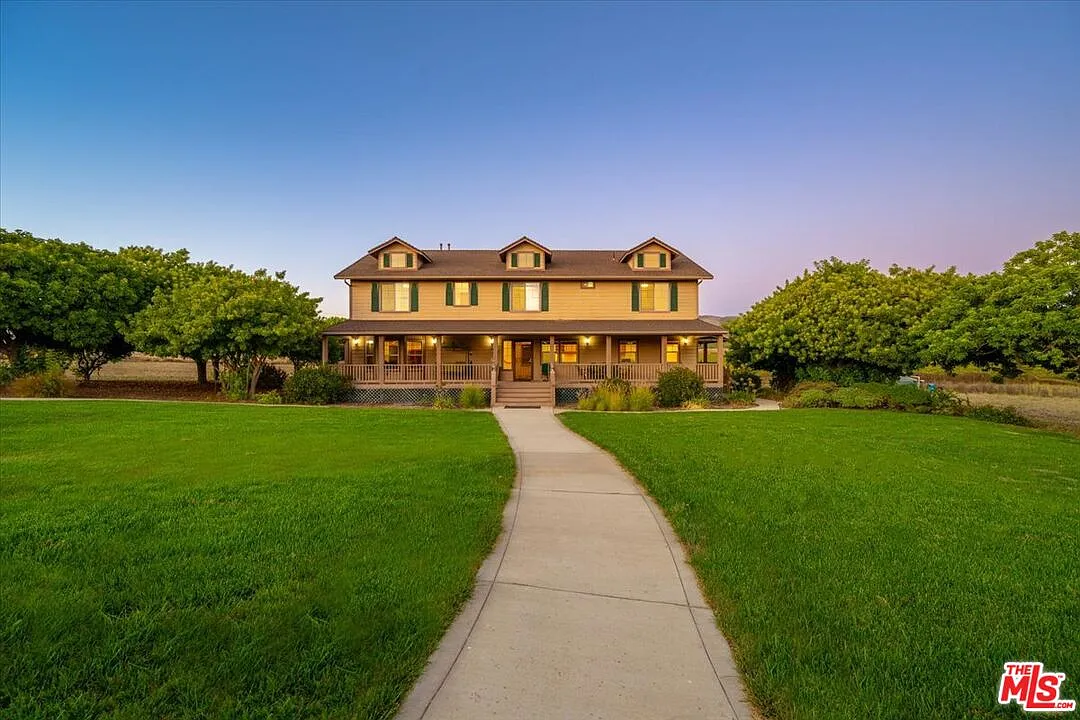 6 bed, 5.5 bath, 3923 sqft, $10,000 — Photo 3