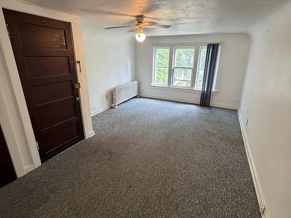 853 S Douglas Ave #4