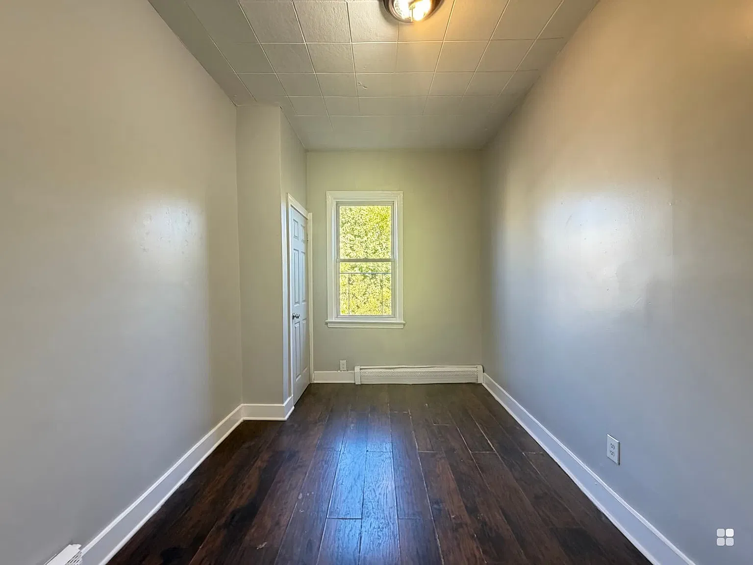 3 bed, 1000 sqft, $2,500 — Photo 4
