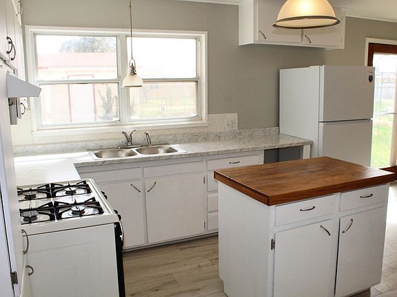 4th image of 429 W Manana Blvd