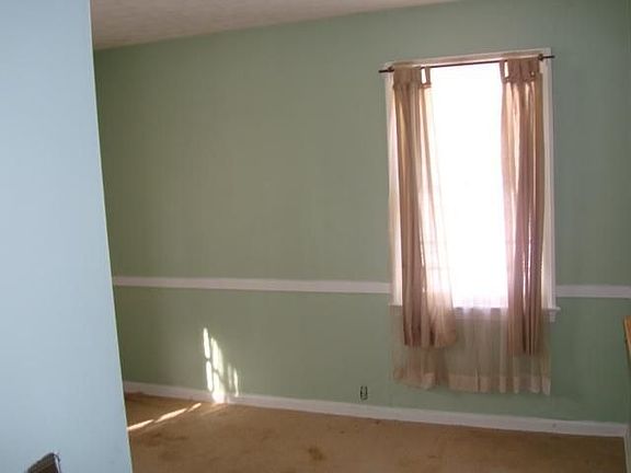 4th image of 31499 Woodcrest Dr