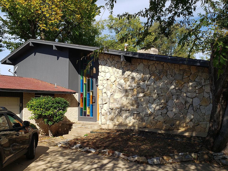1st image of 8417 Birchcroft Dr