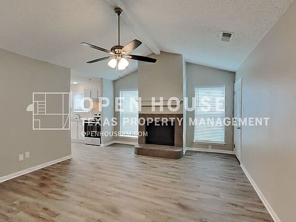 4th image of 221 Moss Hill Dr