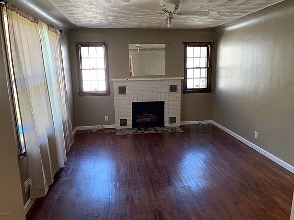3rd image of 142 Pleasant Ave