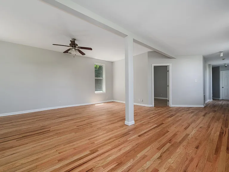 1530 N Throop St #1 — Photo 4