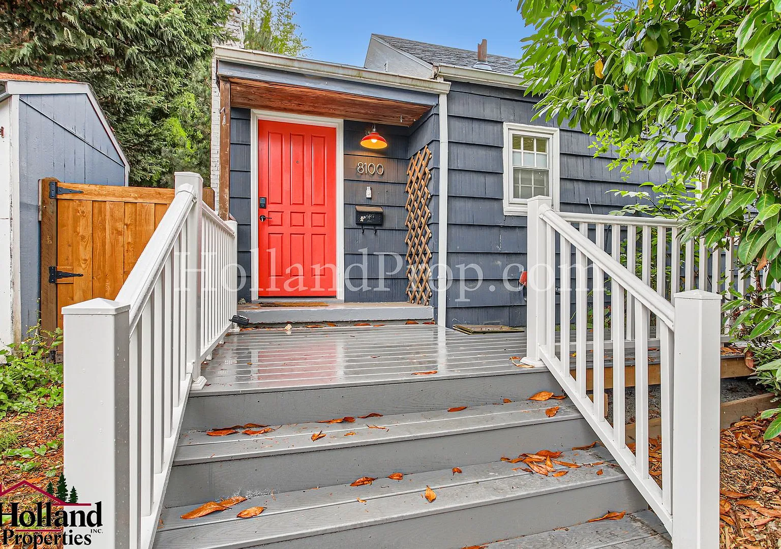Charming 2 Bed 1 Bath In Great Location Special Discount Of $300 On Your First Full Mothn's Rent — Photo 1