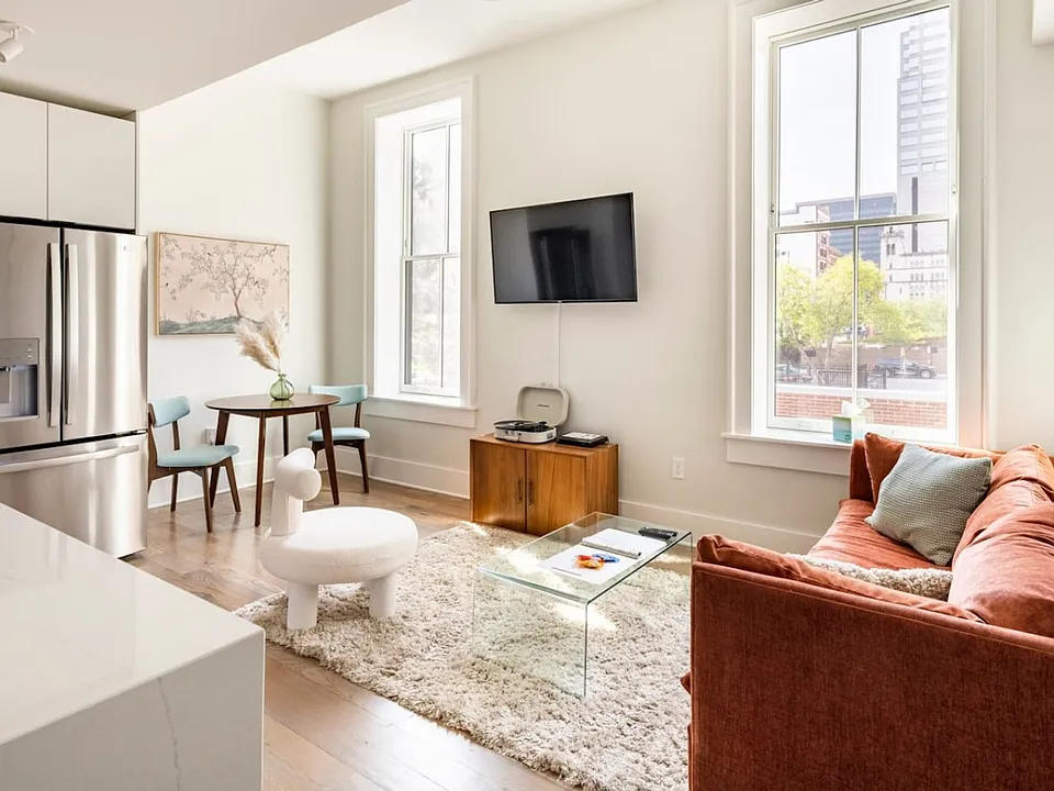 31 E Court St #2-ID1543071P