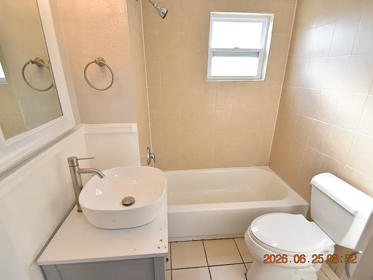 1254 Grove St #B — Photo 16