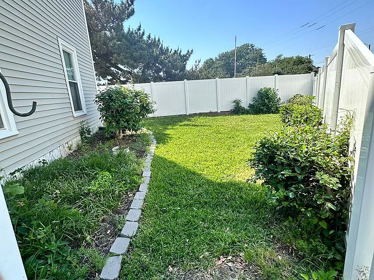 9708 Ship Watch Rd — Photo 21