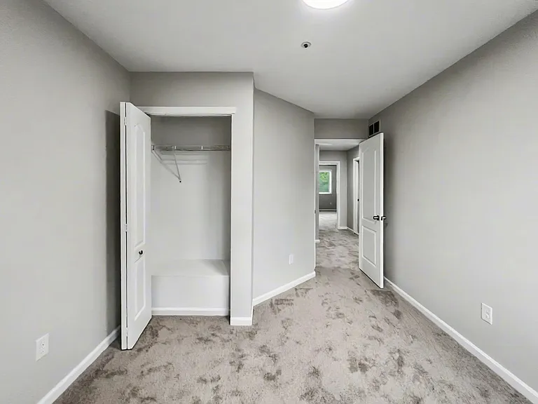 514-536 Crooked Ln — Photo 37