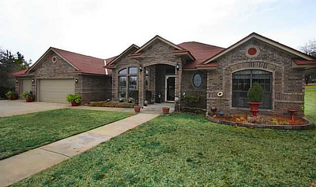 www.Edmond4Rent.com - 9650 Skyridge Dr
