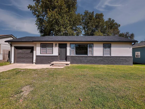234 Stanley Dr, Arkansas City, KS 67005