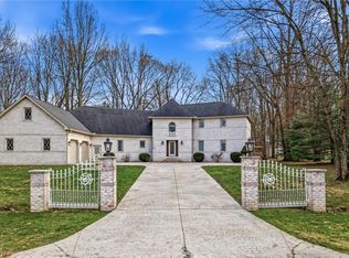 1887 Pearce Cir, Salem, OH