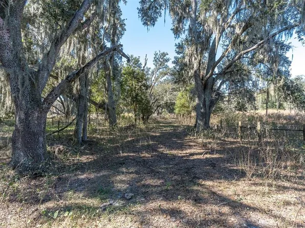 4103 Stanley Rd, Plant City, FL 33565