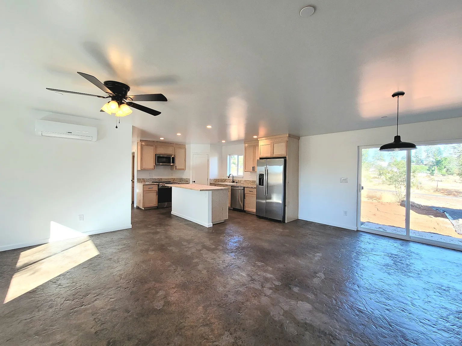 3 bed, 1253 sqft, $2,250 — Photo 3