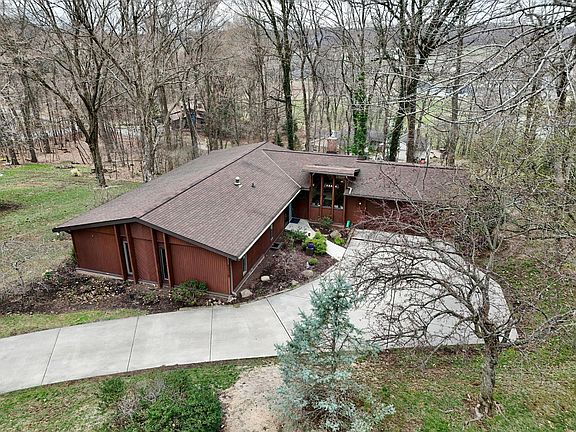 3rd image of 1625 Northwood Dr NE