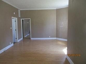 2nd image of 1015 W 5th St