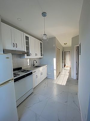 3rd image of 53 Bay 13 St #2R