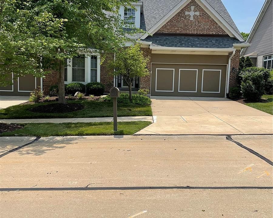 1st image of 956 Chesterfield Villas Cir