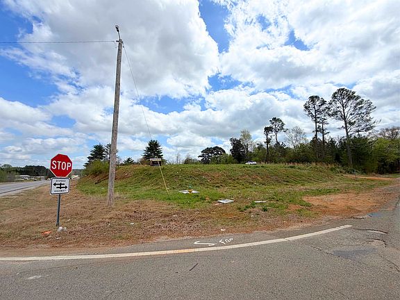3rd image of 2100 Highway 72